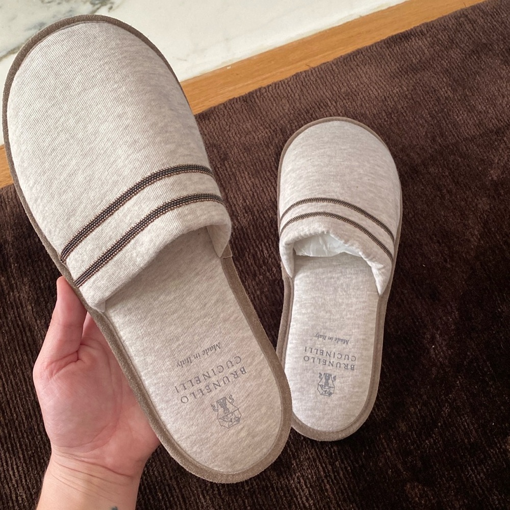 Brunello Cucinelli women’s house slippers, size large- NEVER WORN! 🖤❤️